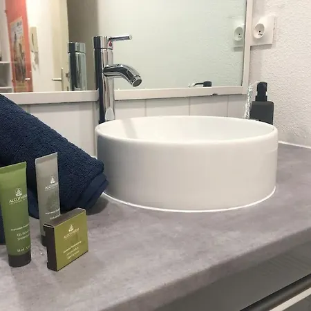Le Studio 36 A Nimes, Wifi, Balcon * Nîmes