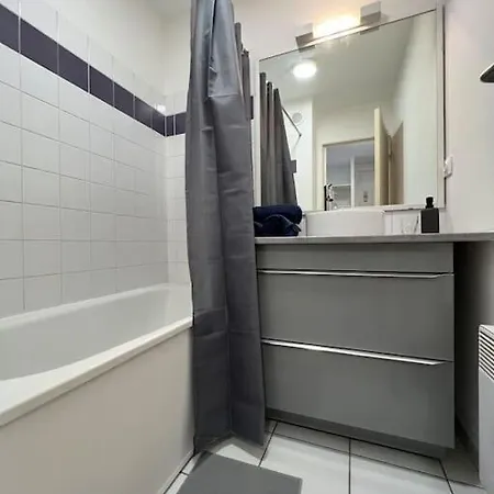 Apartamento Le Studio 36 A Nimes, Wifi, Balcon Nimes